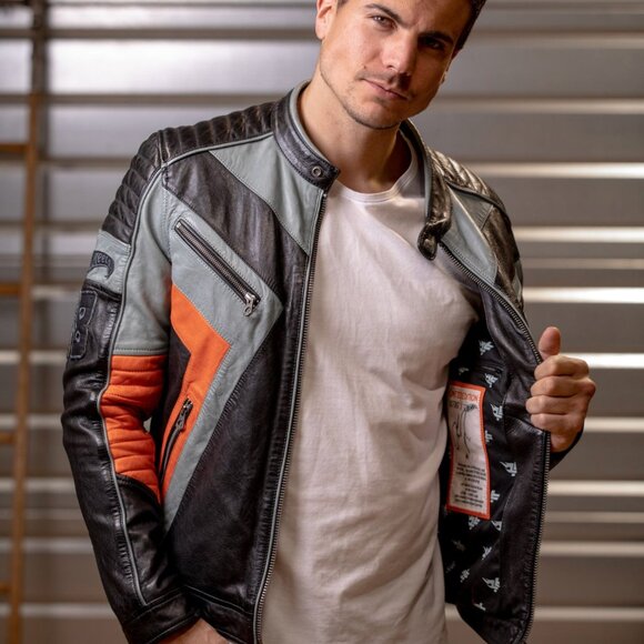 Limited edition Luis Fonsi x Hot Wheels Leather Jacket and Hot Wheels Bronco - Picture 6 of 16